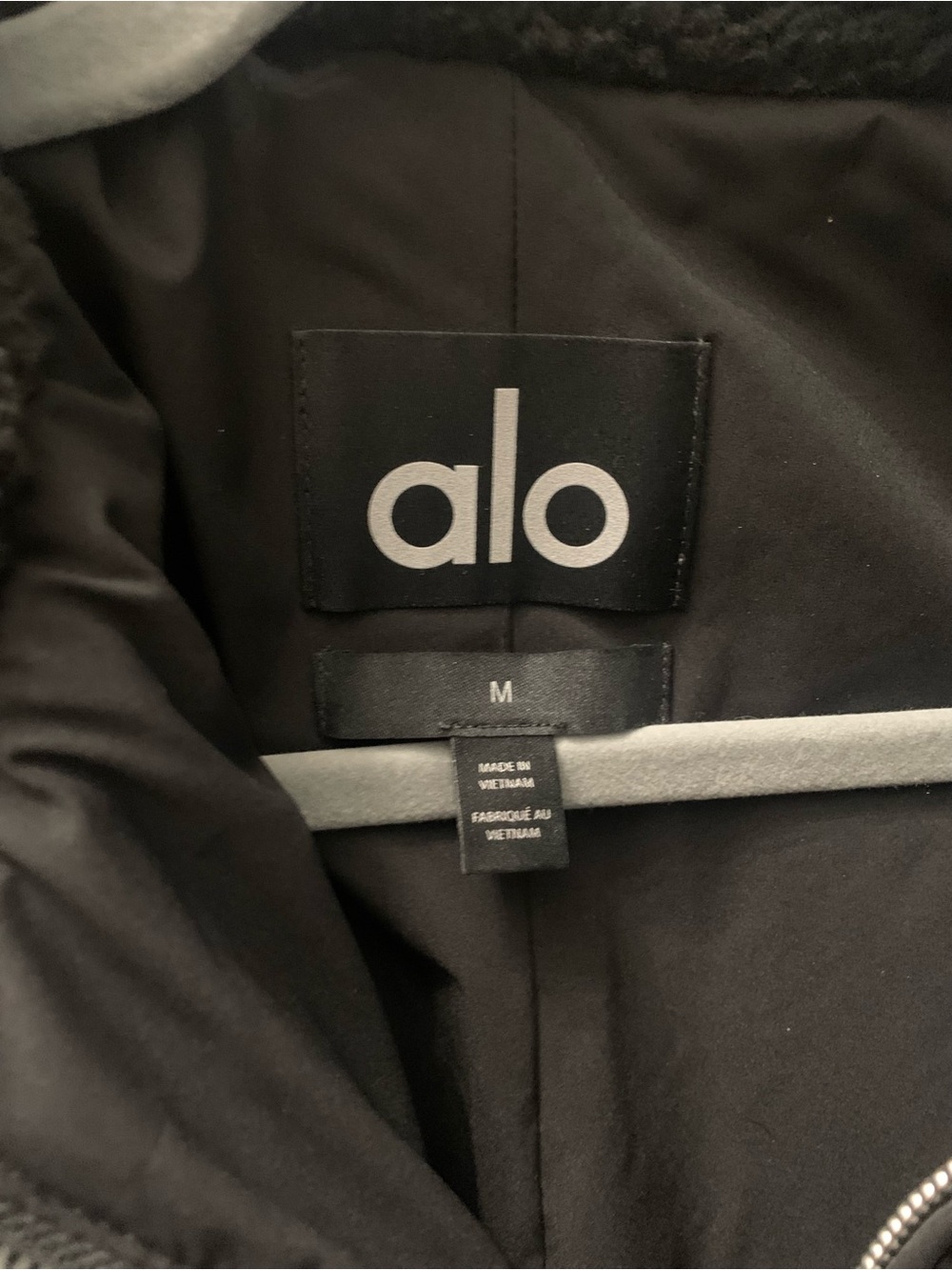 ALO Yoga Black Cropped Teddy Sherpa Zip Jacket - Picture 2 of 3
